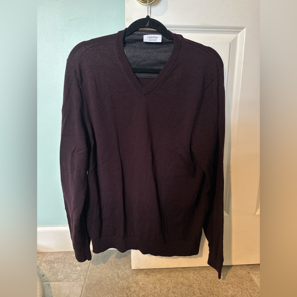 Calvin Klein Men's V-Neck Sweater - Deep Burgundy